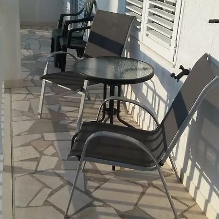 Διαμέρισμα Karin Τρογκίρ