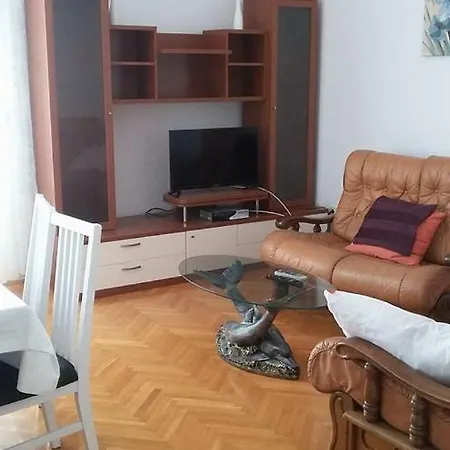 Karin * Τρογκίρ